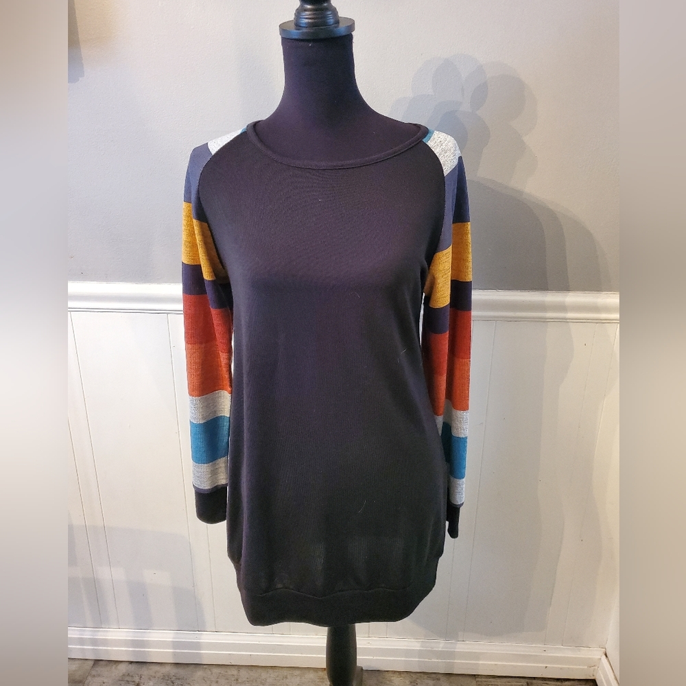 Women's Size L - Black and Multi-Colored Long Sleeve Top